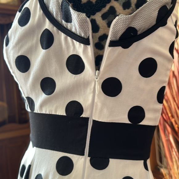 Hearts & Roses Retro Clothing - Picture 6 of 9